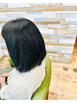 ハウオリ ヘアーワークス(Hauoli hair works) インナーブルー×インディゴカラー