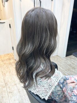 リリー(Lily) 透明感カラー&Oggi Otto