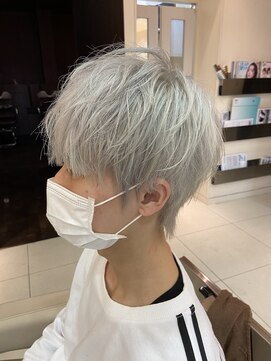 レイフィールド 滝の水店 メンズショートウルフハイトーンホワイトアッシュ