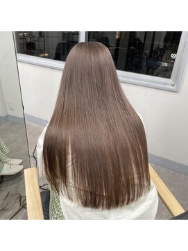 オグジュアリー 表参道(aux.) *透明感たっぷりベージュカラー*