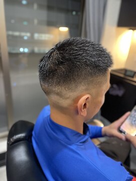 プラウド(PROUD) フェザーアップフェード　田町　理容室　顔剃り　バーバー
