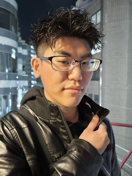 ロミーオム 本厚木(ROMMY. Homme) ツーブロック刈り上げツイストパーマアップバングメンズヘア