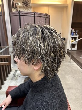 ハイパー(HYPER) ハイライト×サーフカール『メンズカット/ハイライト/パーマ』