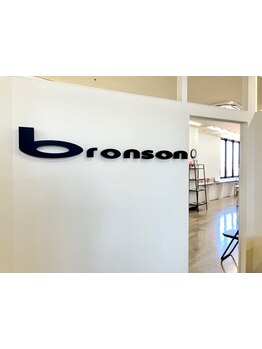 《カラーは予約制》白髪染めリタッチ￥1980～《カット来店順に案内》大人カット￥1760～