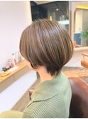 きれいめ大人ショート　ベージュカラー