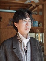 ノラ カマクラ(NORA kamakura)&nbsp;メンズヘアニュアンスパーマ大人センターパート刈り上げなし