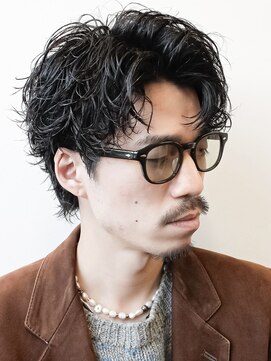オーシャントーキョー ホワイト 原宿(OCEAN TOKYO WHITE) 無造作センターパートウルフツイストスパイラルパーマ黒髪