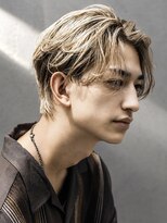 オーシャントーキョーオーバー 渋谷(OCEAN TOKYO OVER)&nbsp;ブロンドフェザーパーマ、ニュアンスパーマ、センターパート