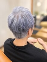 トップヘアー 池の内店(TOP HAIR) 白髪を活かした上品シルバーショート 50代/60代