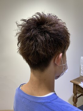 ユーネリー(U-NERY) ツーブロ刈り上げショートスタイル