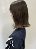 赤みを抑える切りっぱなしグレージュグラデーション