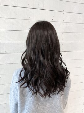 デミヘアー(Demi hair) 暗めグレーベージュカラー×ロングヘア