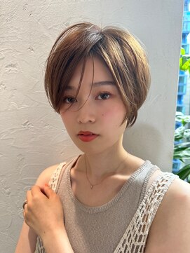 ジョエミバイアンアミ(joemi by Un ami) 【joemi】斜めバンググレージュカラーシルキーベージュ(小倉太郎