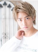 ワイルドアップバングのプラチナカラーウルフヘアW南越谷