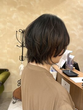 ビュートリアム265(BEAUTRIUM 265) 前髪ありウルフ 大人ウルフカット イメチェンヘア似合わせカット