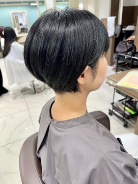 アッシュ 下北沢店(Ash) 黒髪でもカッコかわいい刈り上げショート