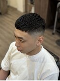 濡れパンクロップスキンフェードスタイル