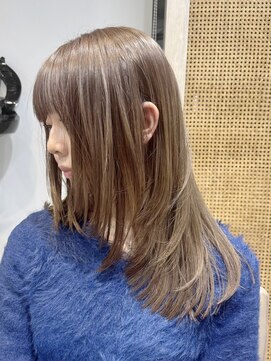 サンク 原宿 表参道(cinq) ミルクティーグレージュ暗めアッシュブラウンミディアムレイヤー