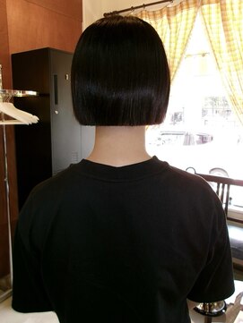 チャプター 問屋町(chapter) パツっと切りっぱなしミニボブ