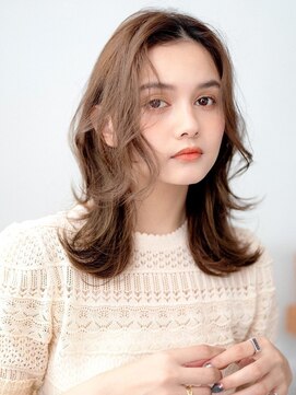 ガーディナ(Gardina) ミディアムウルフ 髪質改善 透明感カラー ウルフカット 艶髪