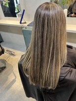 プラスシー(+C)&nbsp;何年も続けてブレンドする地毛にハイライト！福岡ハイライト