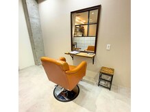 シロ(.siro)の雰囲気（店内はおしゃれで開放的！広々ゆったり空間です♪）