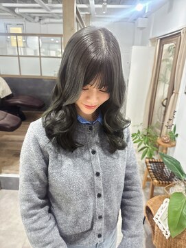 イルム(illmu) オリーブグレー