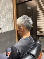 スカイ ビューレックス 丸の内店&nbsp;ツーブロック刈り上げショートグレイヘア