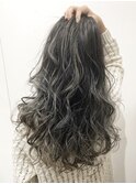 『D'na』グレーバレイヤージュロング　清水