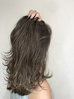 フラット 千葉(Flat.)&nbsp;似合わせハイライトグレージュミディ／JAGARA中央店代見【千葉】