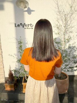 ルヴェール(Le Vert) 暗髪×縮毛矯正×乾かしただけサラツヤストレート