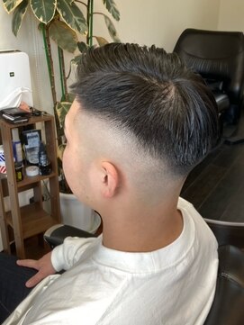 バーバーアンドスパ セブン(SEVEN) フェードスタイル