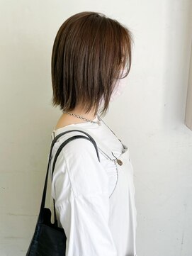 キャンバス バイ ネオリーブ 横浜西口(Canvas by neo.) ショートから伸ばしながらの切りっぱなしボブ