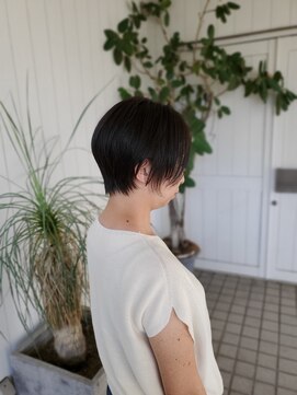 ヘアスペース リズム グリーン(Hair space Rizm green) 誰でも挑戦しやすい骨格補正ショート 30代40代50代60代