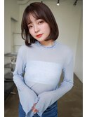 アッシュベージュ、ぱつっとボブ