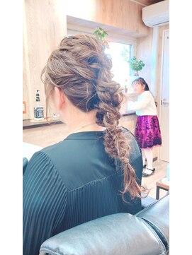 バディ(Buddy) 編みおろしヘアメイク