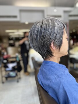 ヘアールーム プリズム(Hair room Prism) グレーヘア世代カット