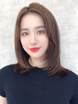 ロエ 福山川口店(loe) 【loe】レイヤーカット×センターパート×セピアベージュ