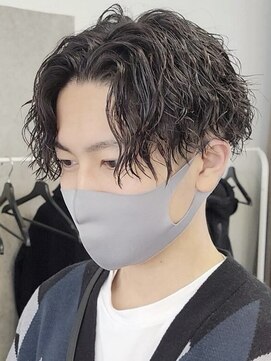 フィフス(fifth) 原宿縦落ちツイストスパイラルパーマセンターパートカットfifth