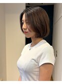 丸みのある重さを残した大人ボブ
