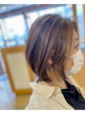 ハイライト×ショートボブ×ミルクティーアッシュ/40代/50代