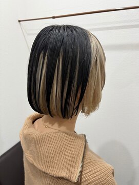 ゴデーレ(GODERE) 黒髪×ホワイトブロンドインナーカラー10代20代30代カジュアル