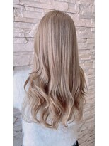 トータルビューティサロン シェリ(total beauty salon cheri)&nbsp;ハイトーンデザインカラー×レイヤースタイル