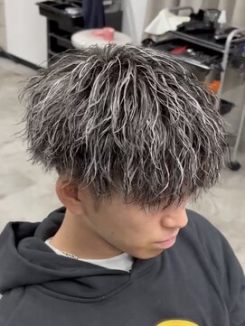 イーラ(era) ホワイトメッシュ縦落ちツイストスパイラルパーママッシュ