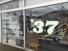 スリーセブン(37)の雰囲気（外壁インナーカラー、ニュアンスパーマ、スパイラル、ツイスト）