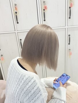 リー 梅田(Lee) ホワイトグレージュ/ハイトーン/ホワイトベージュ/ブリーチ