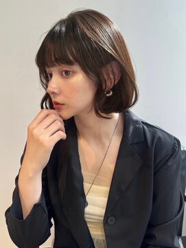 ユーフォリア 青山(Euphoria) 20代30代透明感暗髪アッシュブルーグレージュ丸みボブ