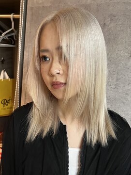 ラルガ 黒崎(Raruga) ハイライトカラーミルクティーベージュレイヤーカット