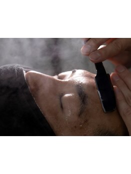 【市坪駅から徒歩7分】Barberならではのシェービング＆眉カットでワンランク上の清潔感を