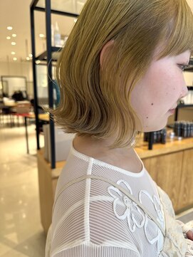 ルーイ(LOUIE) yellow × beige × 重めbob